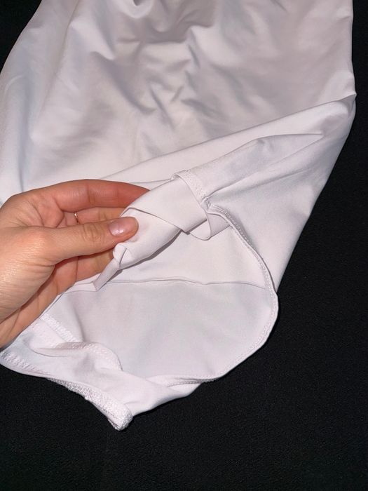 Снежнобяло и червено боди Amisu M