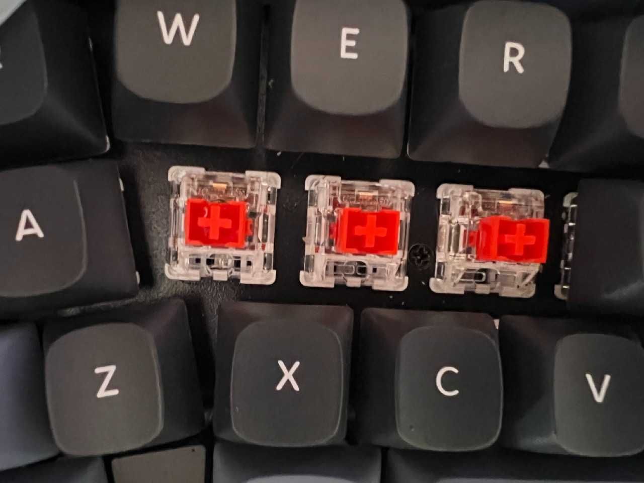 Keychron V8 (Alice Layout) - Gateron K Pro Red суич