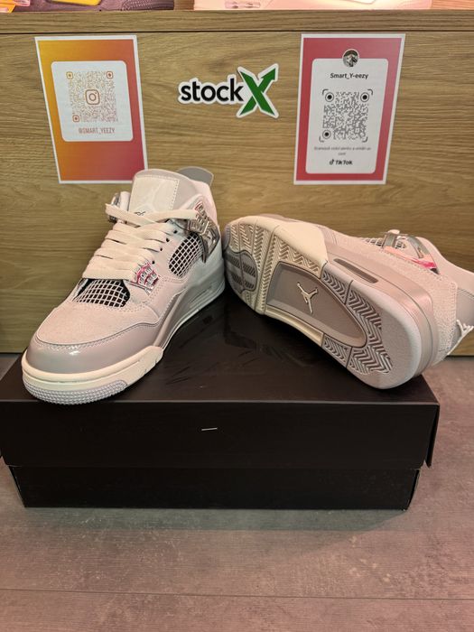 Air Jordan 4 Retor Frozen Moments