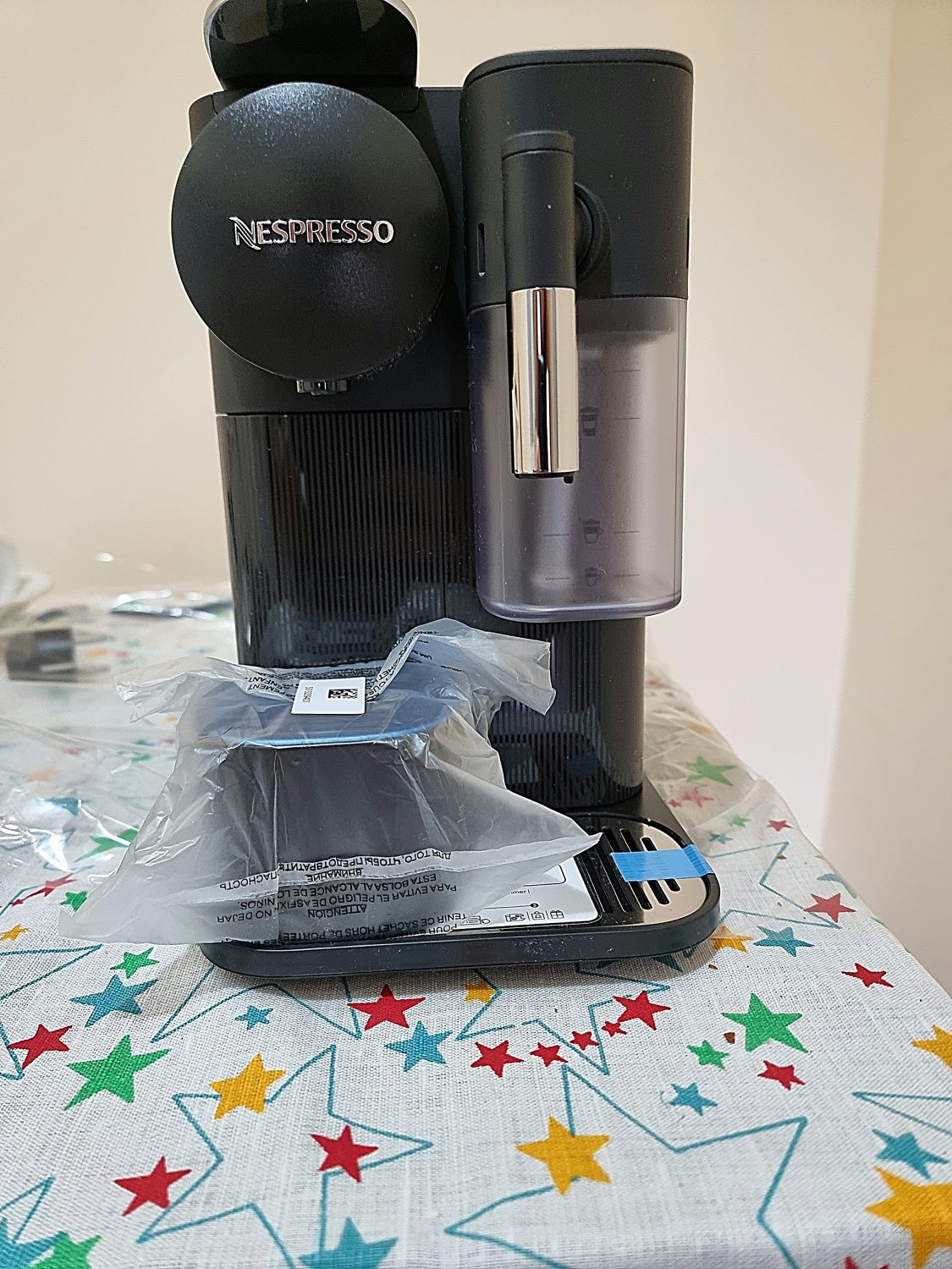 Espresor nespresso lattissima one by deloghi