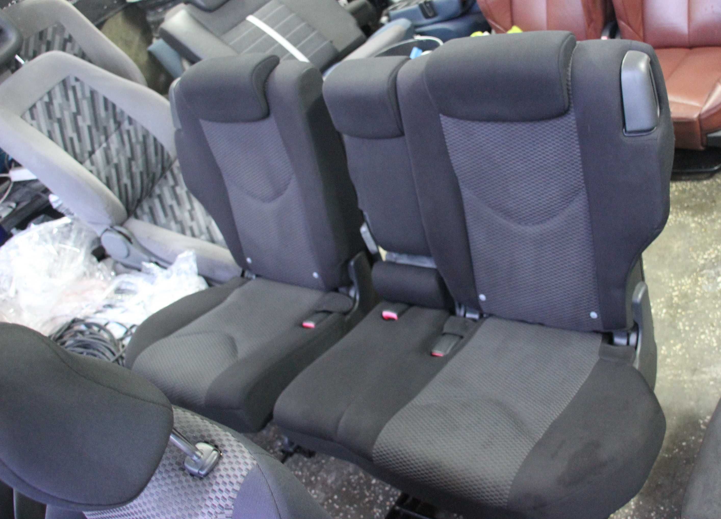 Салон за Тойота Рав 4 – Toyota Rav 4 - 2005 - 700 лв.