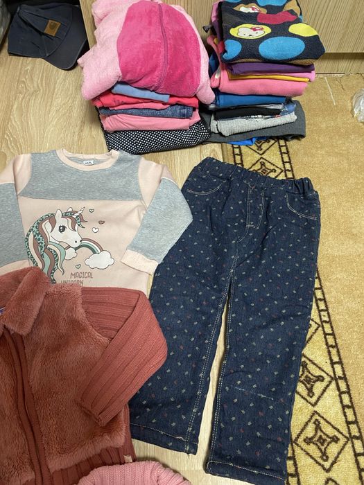 Lot haine fetită 4-5 ani