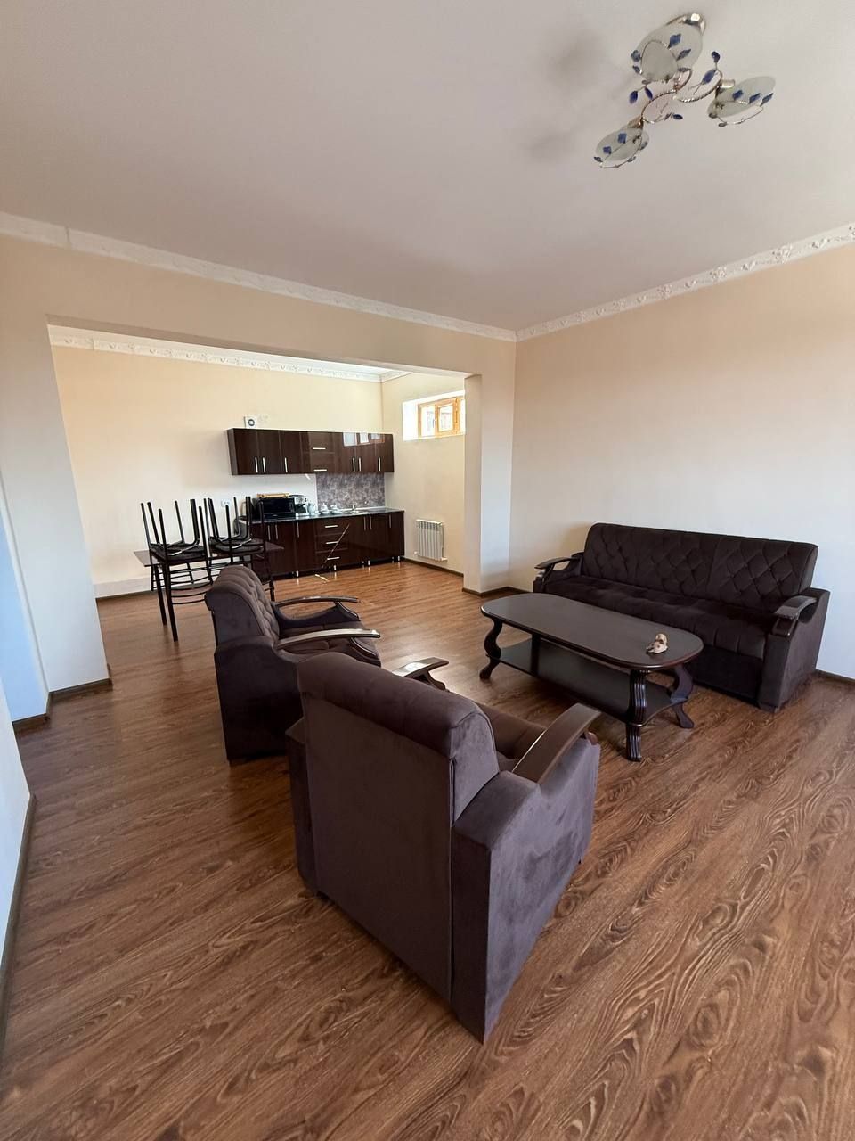 Продаётся здание,первая линия 14соток,Здание 4этажа 1700м² -Срочно↓