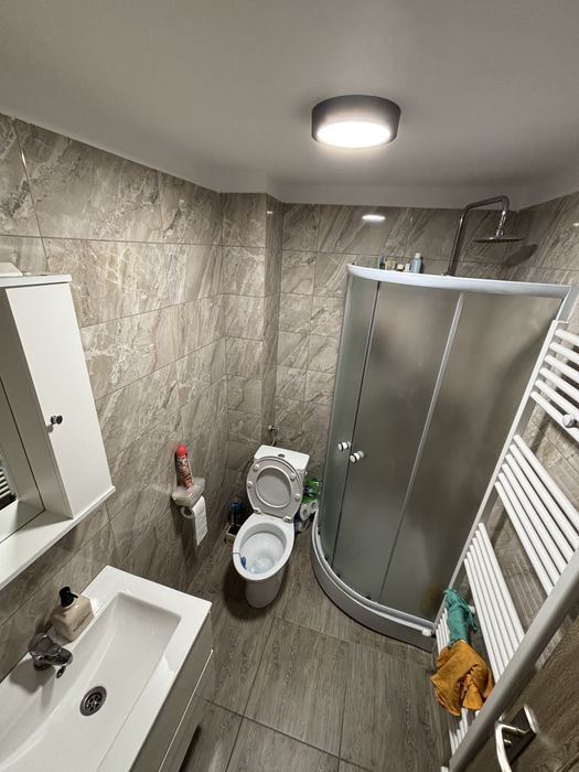 Casa de mijloc dintr-un triplex