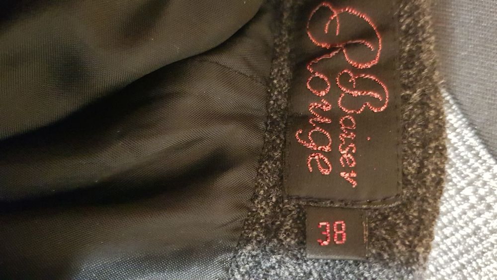 Fusta 95% lana marime 38-40