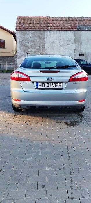 Vând Ford Mondeo 1.8