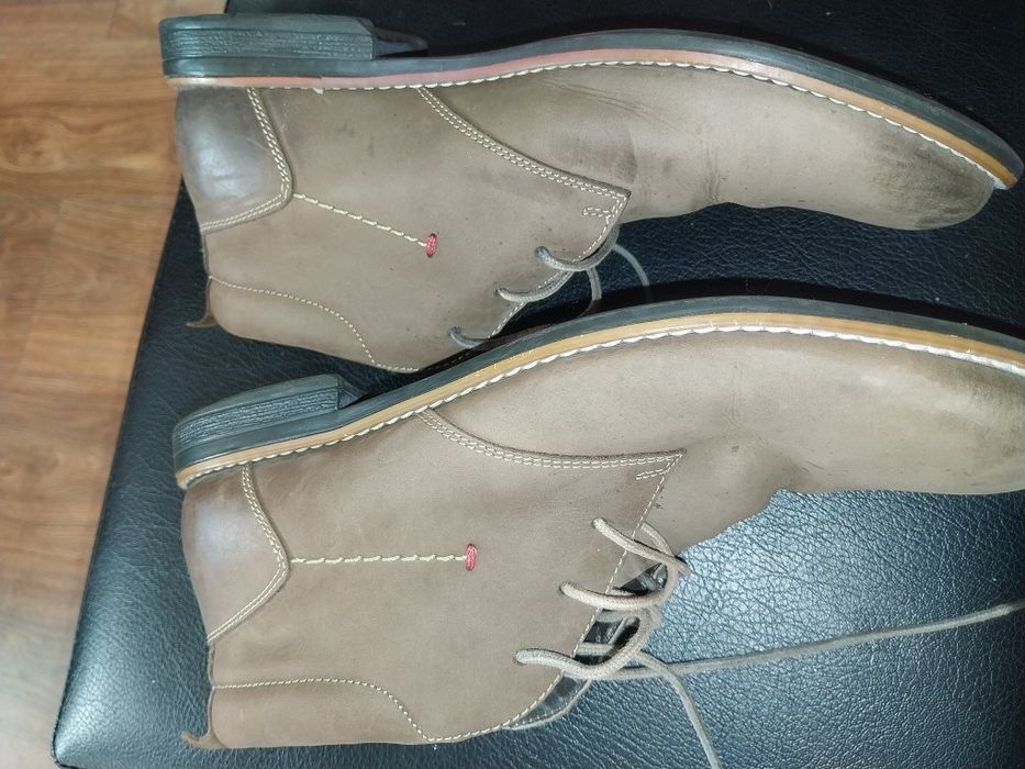 Черни лачени 42 Мъжки лачени обувки със златисти елементи