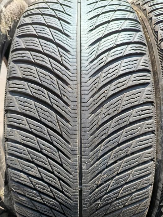 225/55/18 4броя Michelin Pilot Alpin.Гумите са в добро състояние,без к