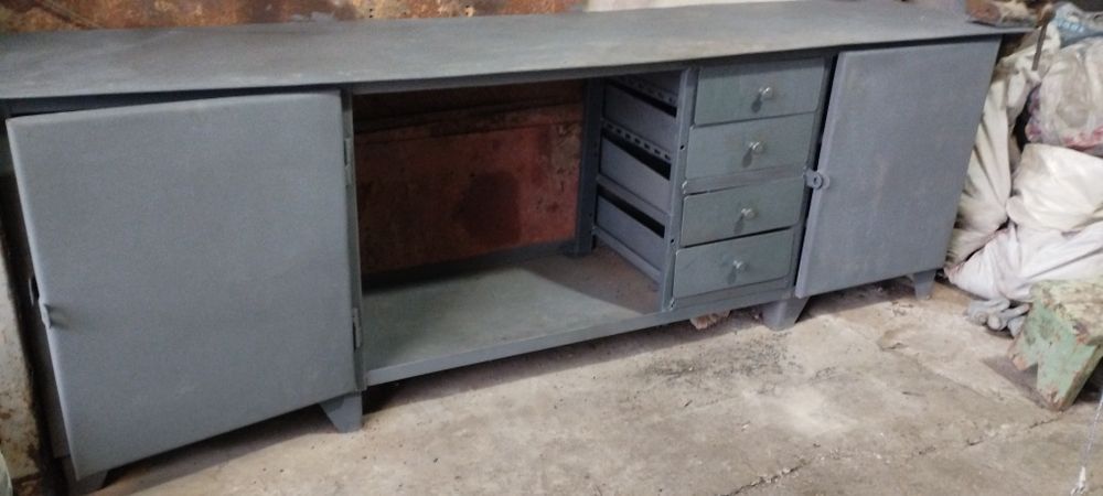 Продам верстак рабочий