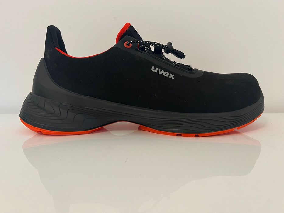Pantofi Uvex marimea 43