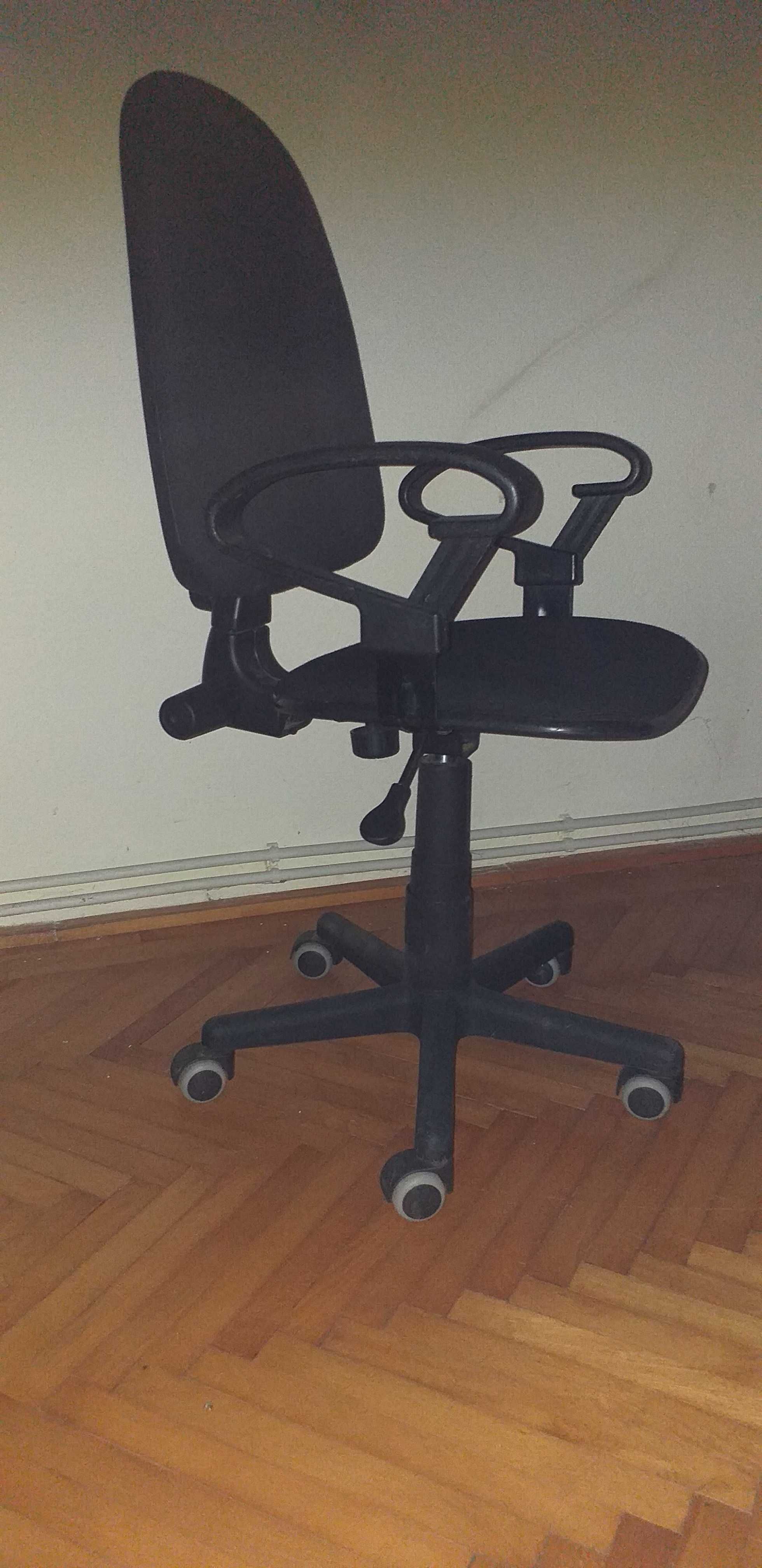 Scaun rotativ pentru birou