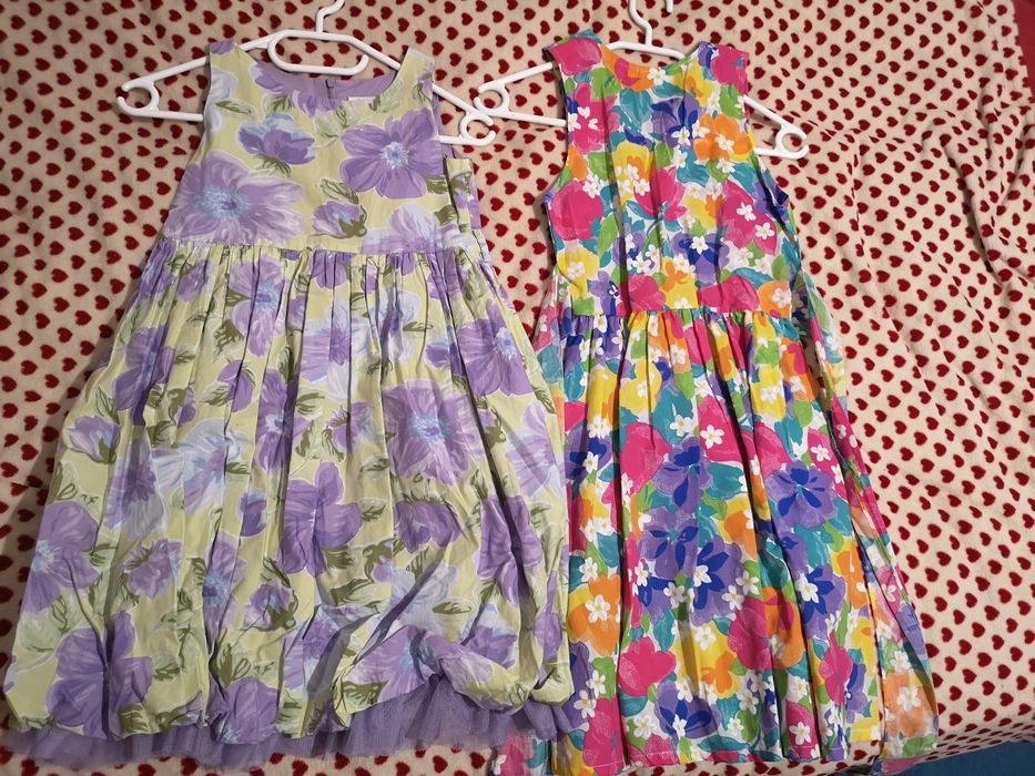 Rochițe fetite mărimea 134.. 8-10 ani