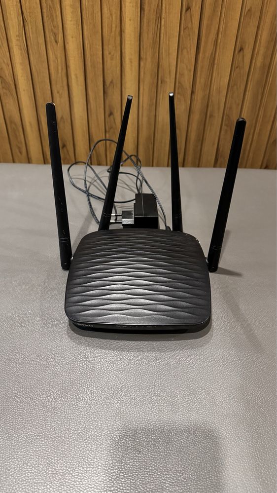 Продам wi-fi роутер AC5 AC1200 двухдиапазонный маршрутизатор