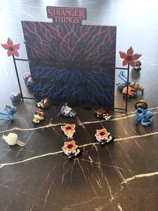 Suport Stranger Things Kinder Joy