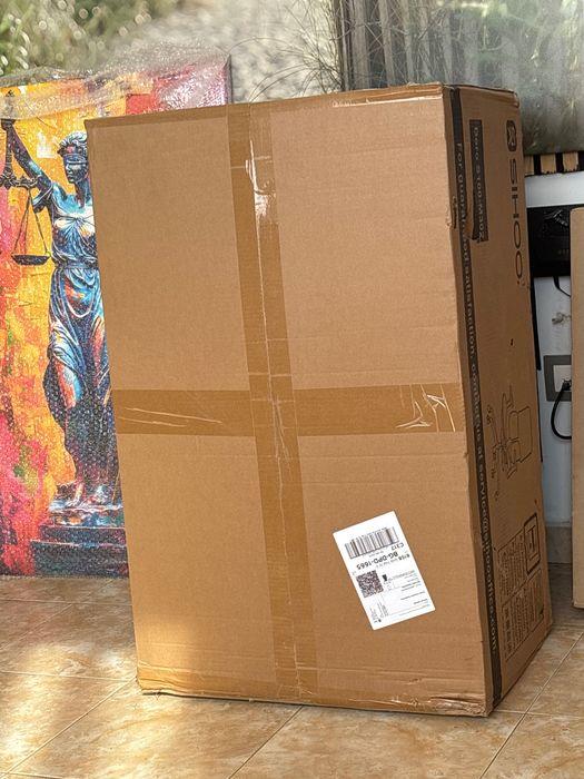 Продавам чисто нов стол Sihoo S100 – 400 лв.