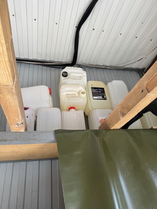 Продам канистры 20 л