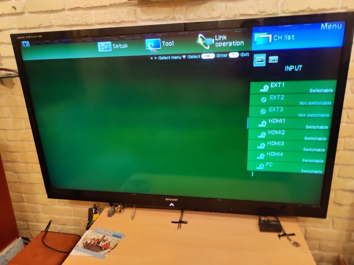Телевизор Sharp 70 inch..