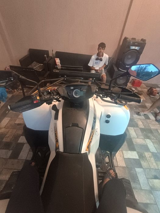 Vând ATV shade 850