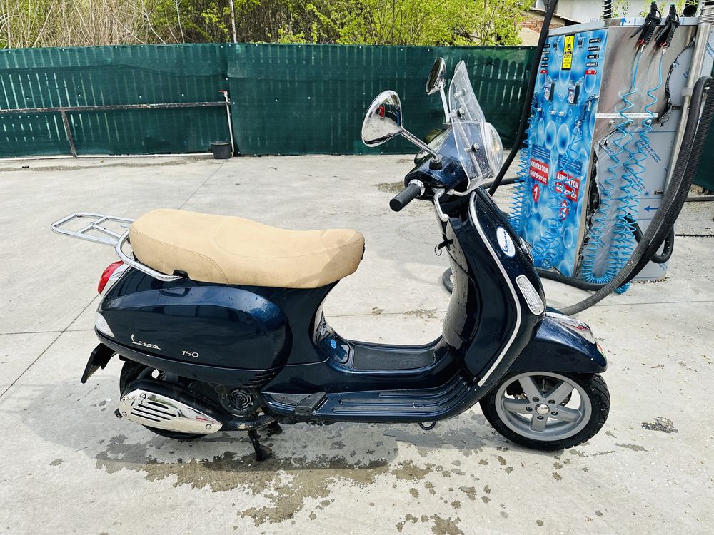 Piaggio Vespa LX 150