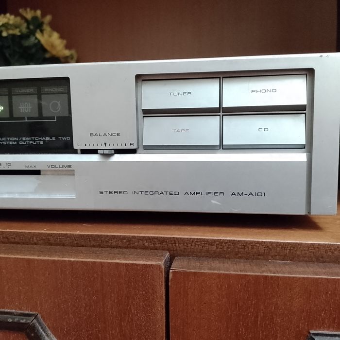 AKAI amplifier/ усилвател