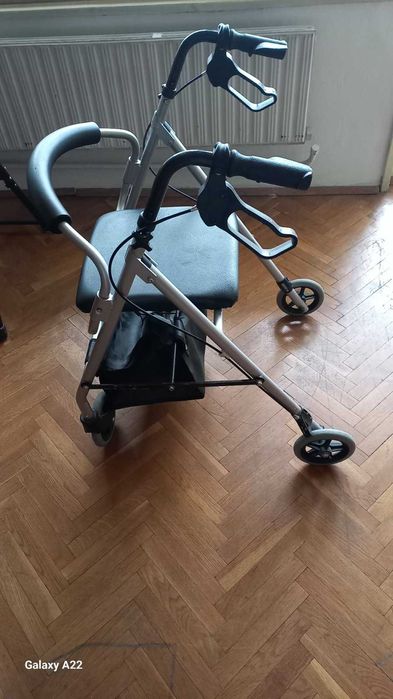 Ролатор за възрастни
