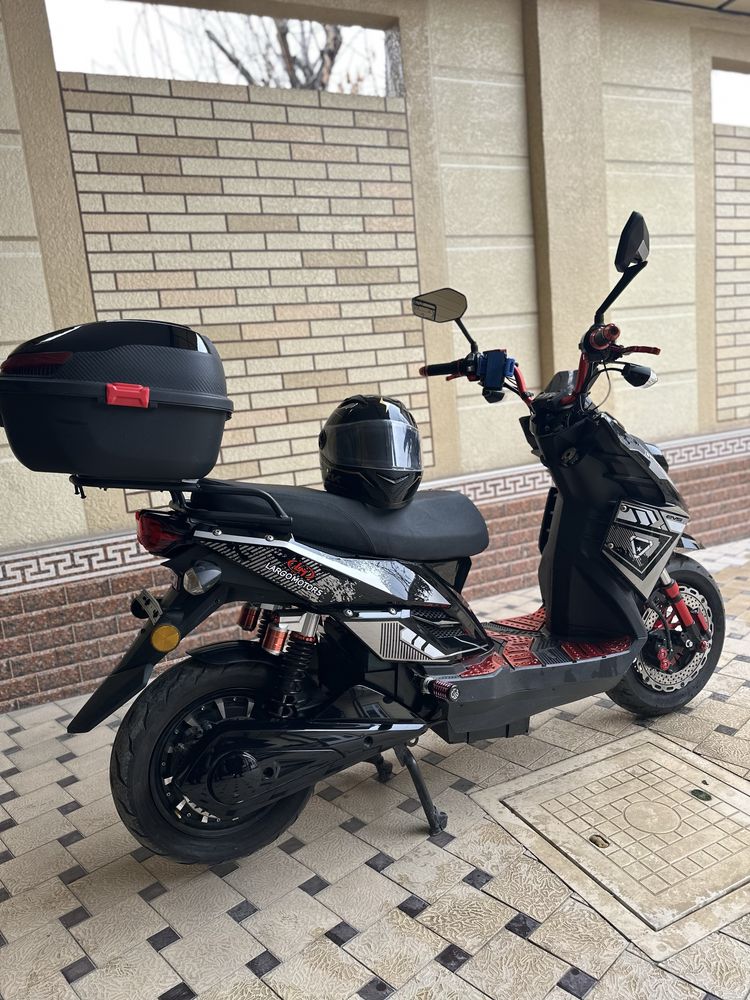 Elektro moped sotiladi