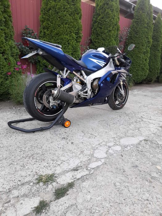 Yamaha r1  motor 1000