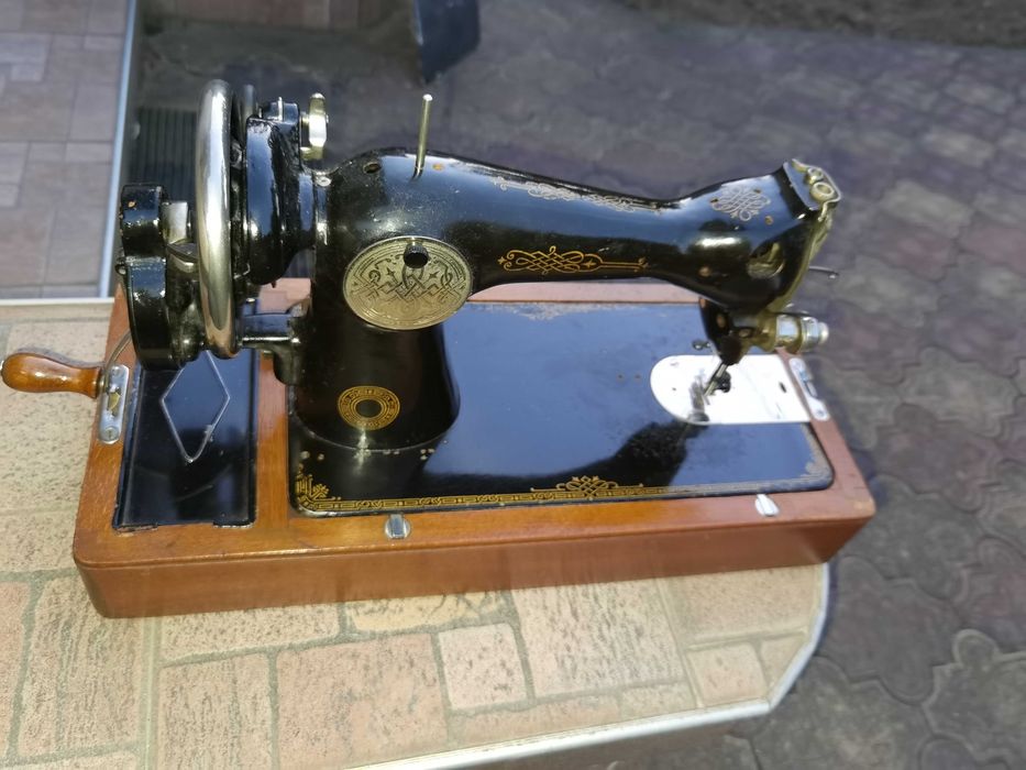 Руска шевна машина Подольск 1-А (копие на Singer 15) – 1951 г.,отлична