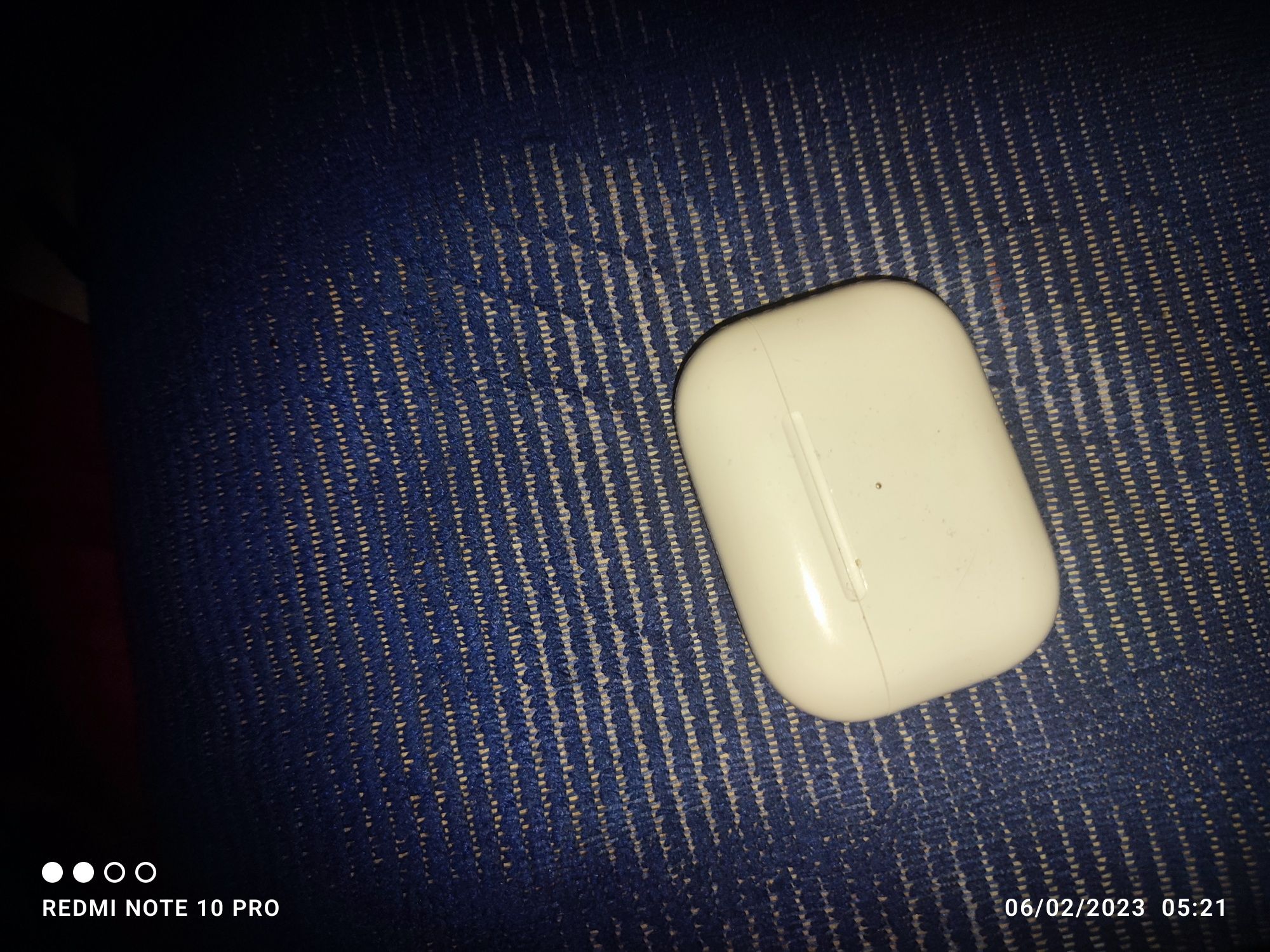 Airpods pro yangi aybi yoq 15kun ishlatilgan  xamma narsasi bor