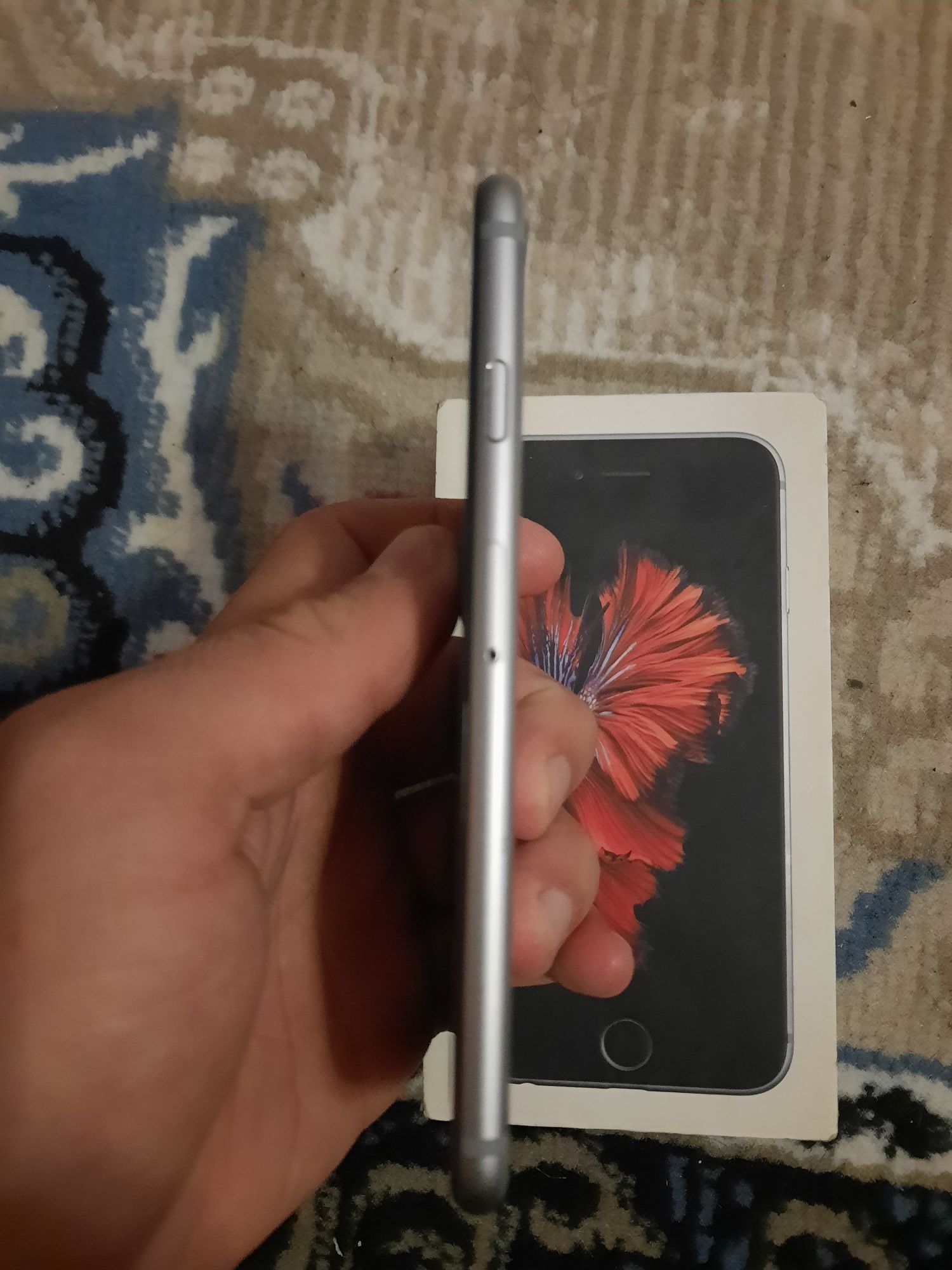 Iphone 6s sotiladi