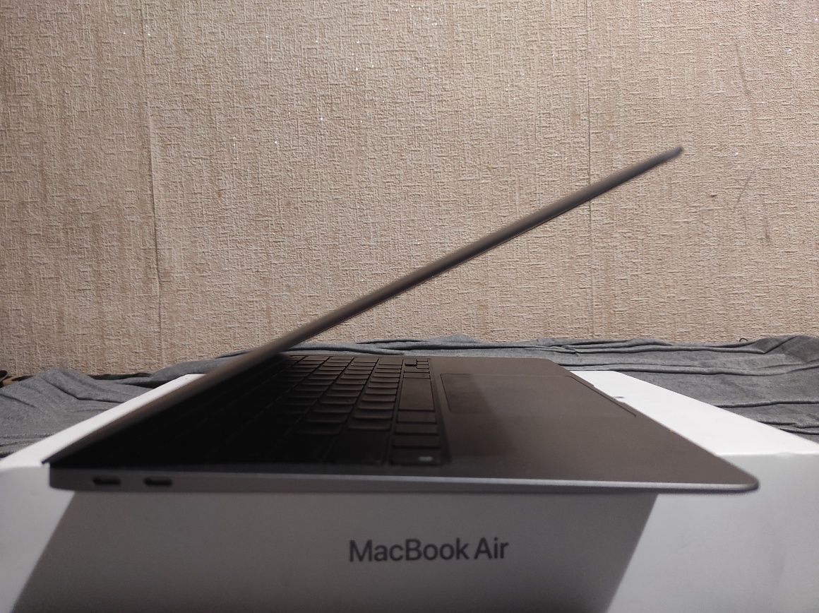 Mac Book Air M1/8/256/%100