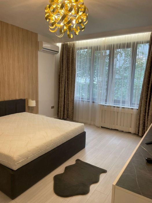 Дава се под наем Тристаен апартамент в София, Център - 85 кв.м за 1395.36 € - Снимка #4