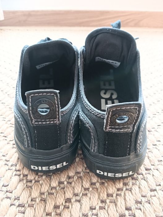 Vând teniși Diesel 39 damă