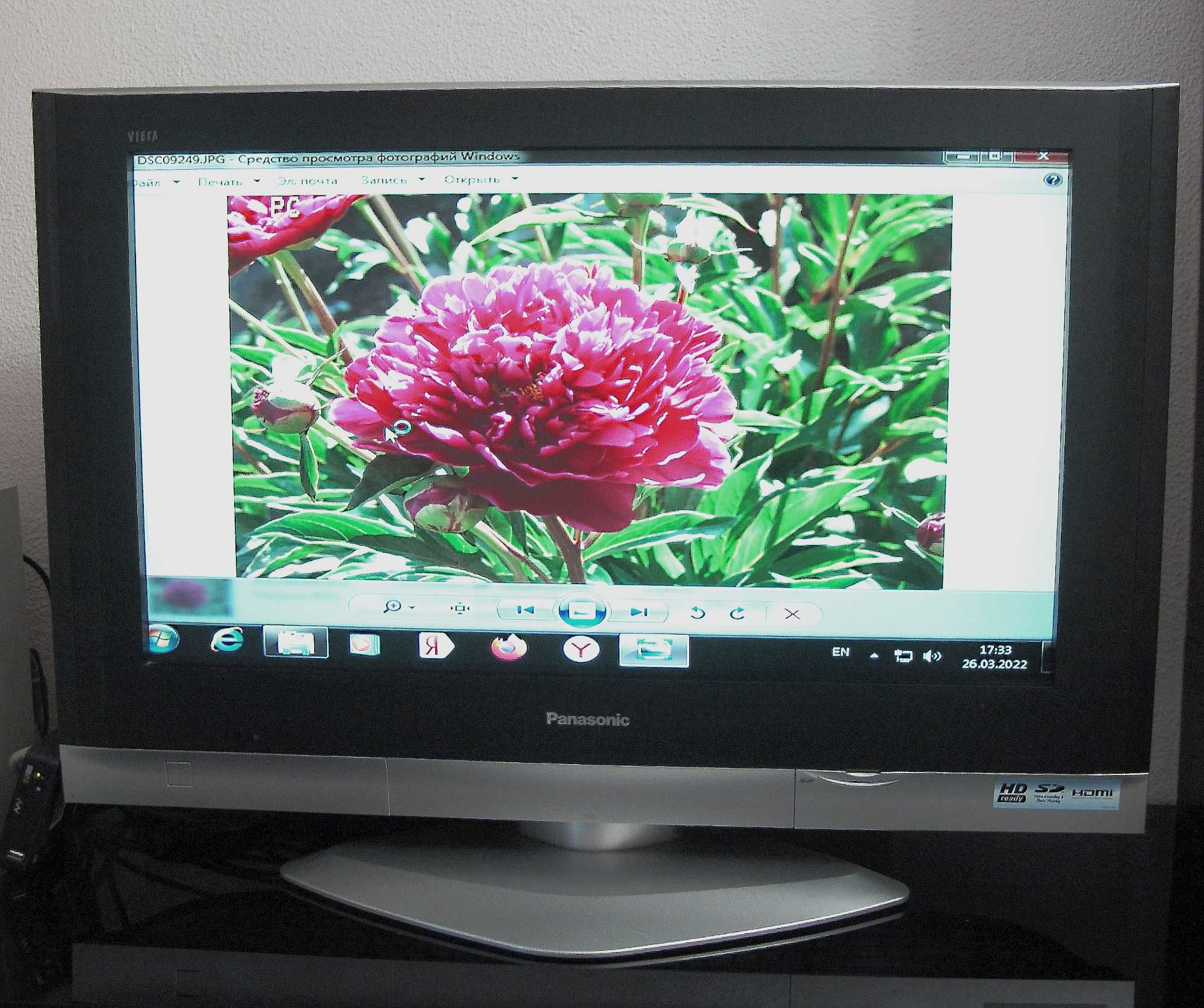 Телевизор  PANASONIC  TX-32LX500P.  Диагональ 81см