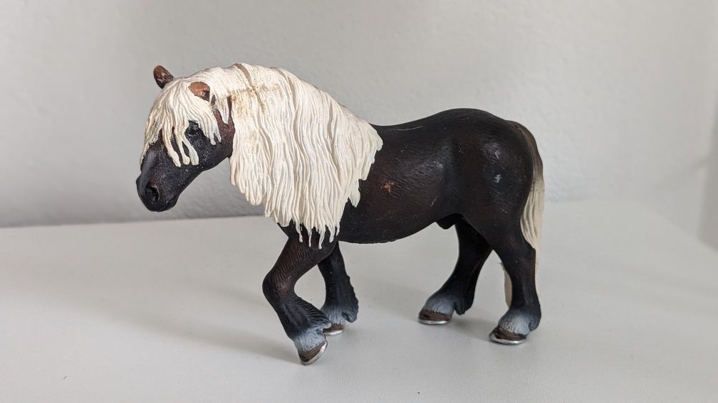 Vând figurine Schleich model cai