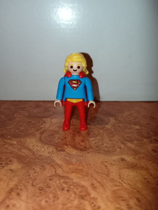 Kinder Surprise DC Playmobil фигурка Supergirl