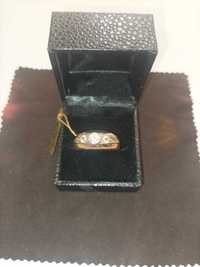 златен пръстен с брилянти
