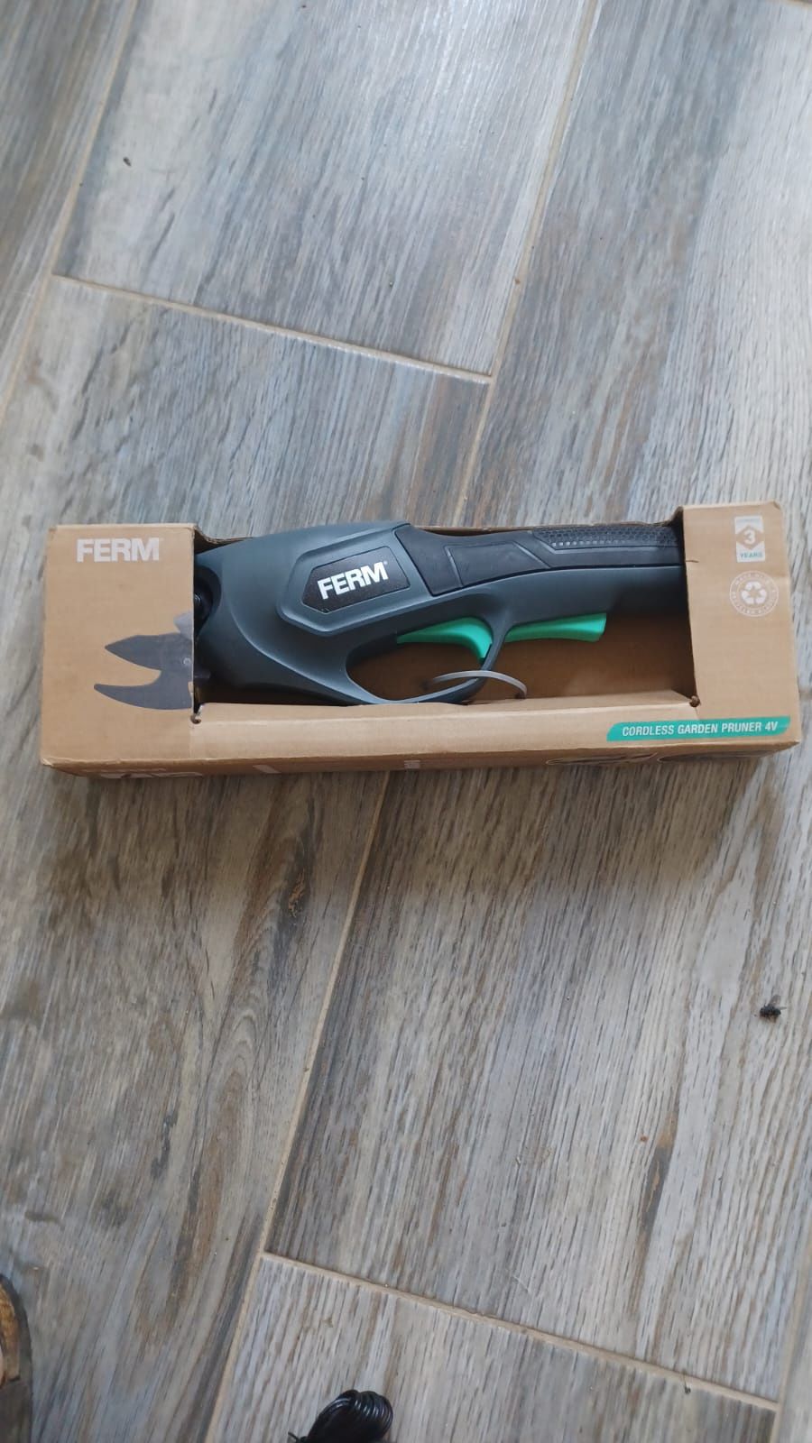 Foarfeca electrica cu fir
