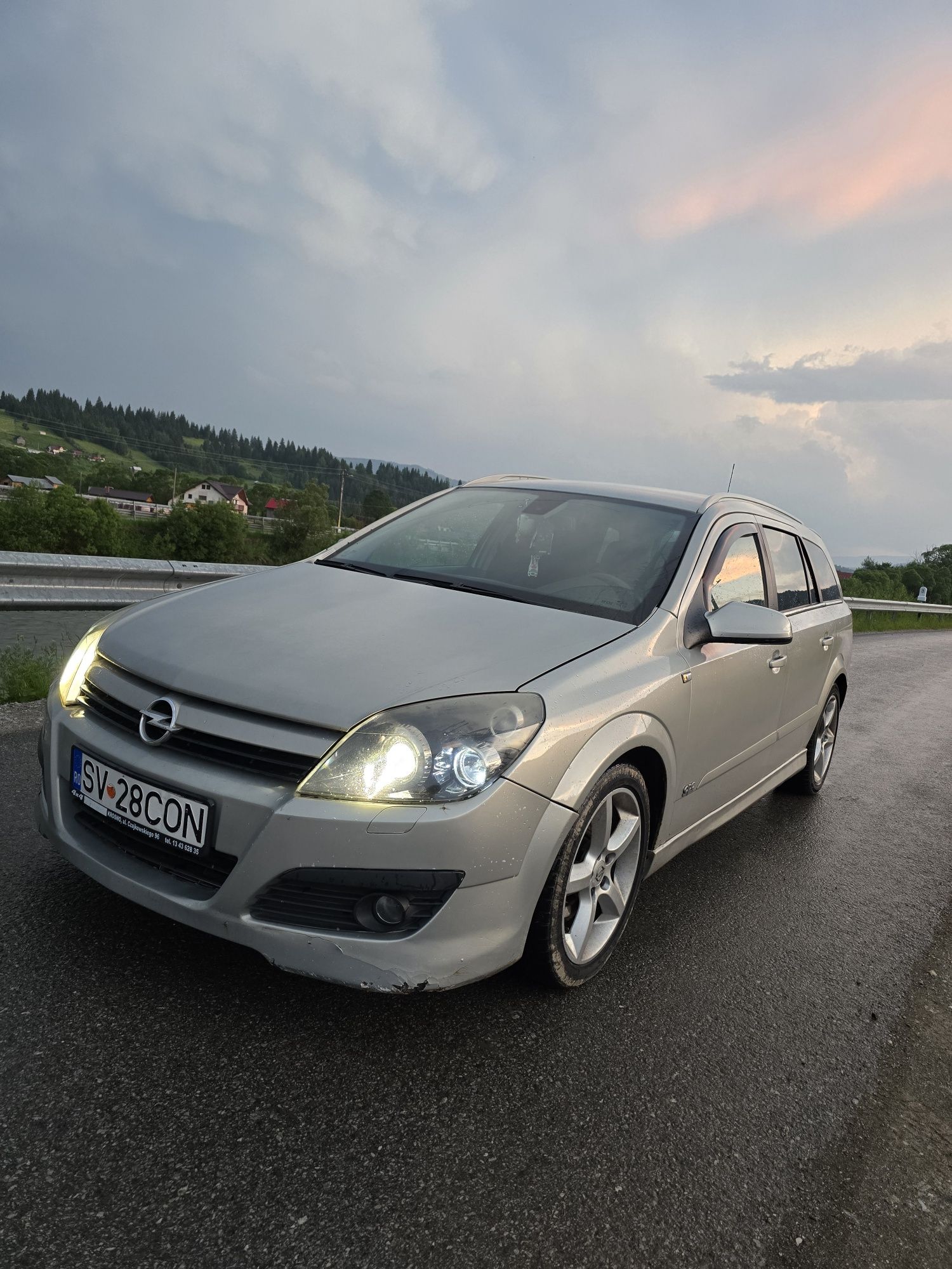 Vând Opel astra H1.9  necesita reparații la caseta de directie