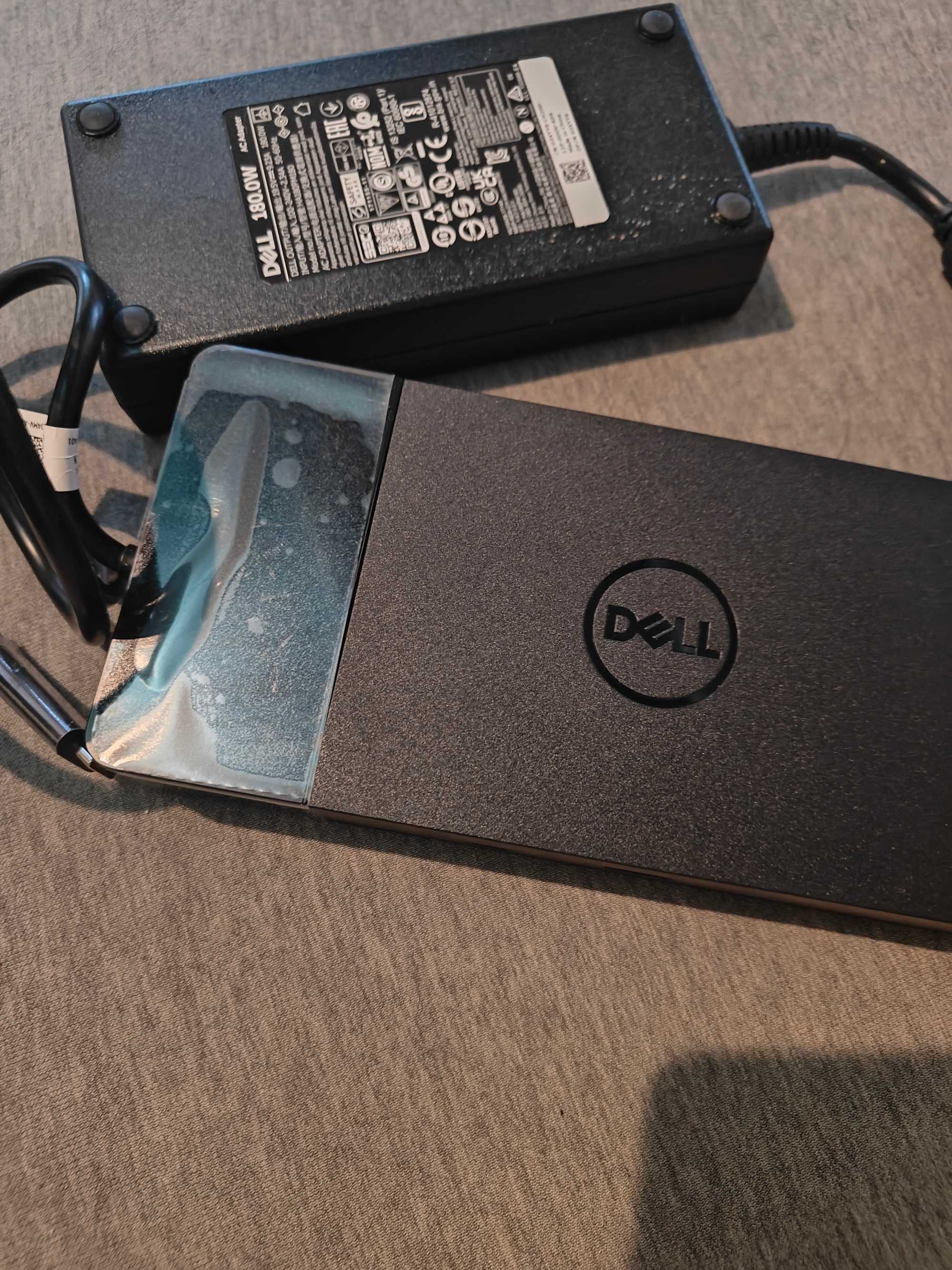 Dell docking station WD19S noua