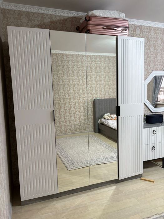 Продаеться шкаф большой