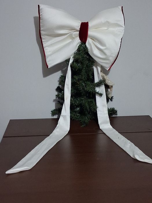 Funda mare alba cu roșu!