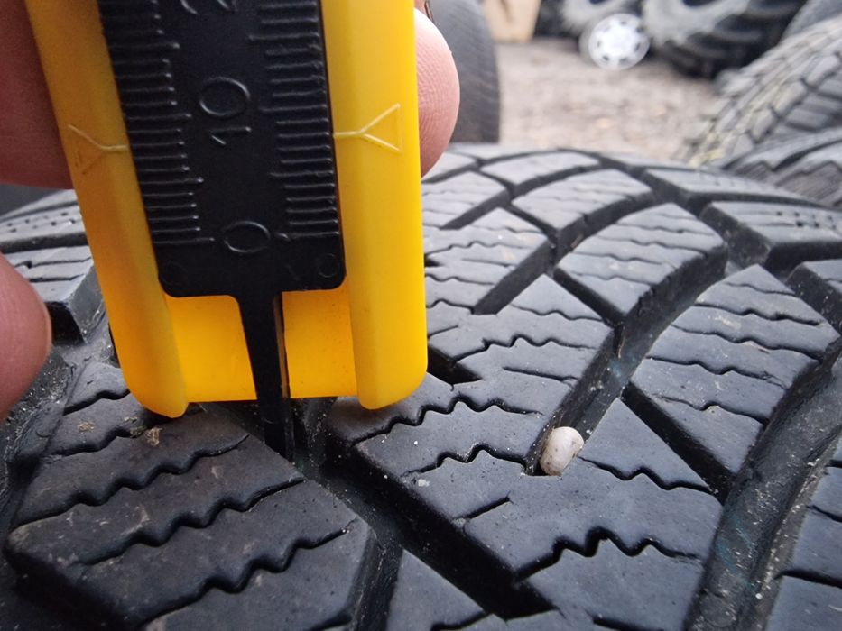 Anvelope 225/50R17 marca Semperit, DOT 2018, 8 mm