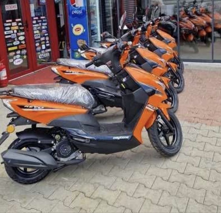 Inchiriez scutere pe benzina fara permis si masini electrice