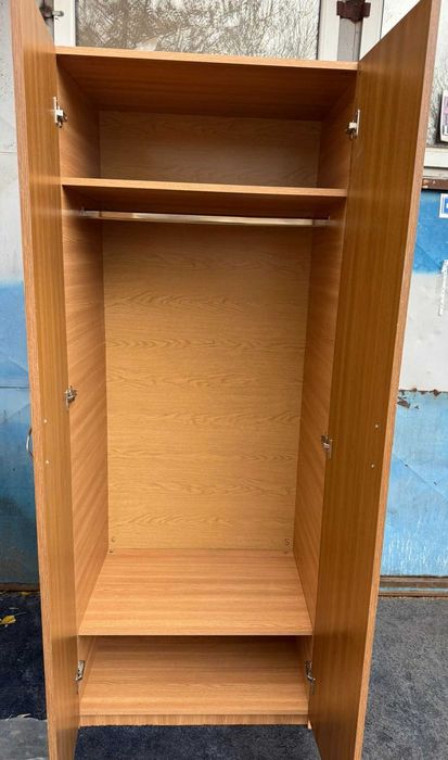 Sifonier cu 2 usi si bara de umerase; Dulap cu raft