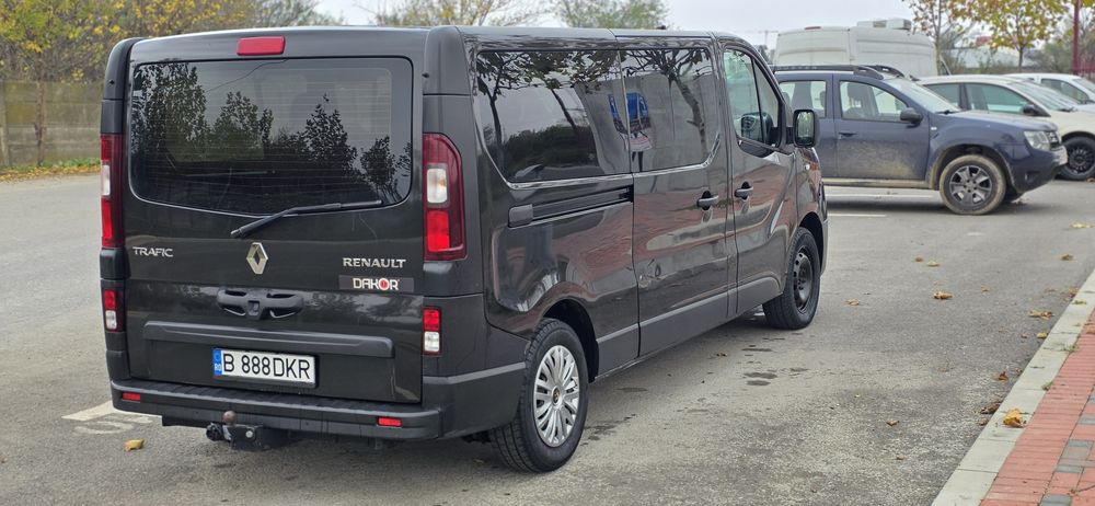 Renault Trafic 8+1