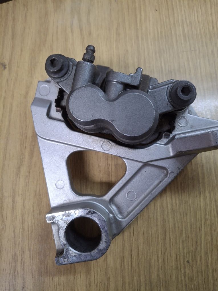 Заден спирачен апарат за YAMAHA YZF R6 98 - 02