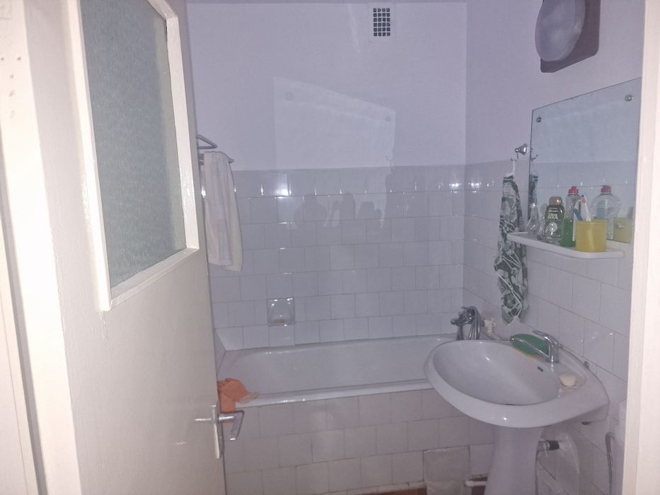 Apartament, 2 camere,zona restaurantul paharnicul,balcon,AC,centrala,m