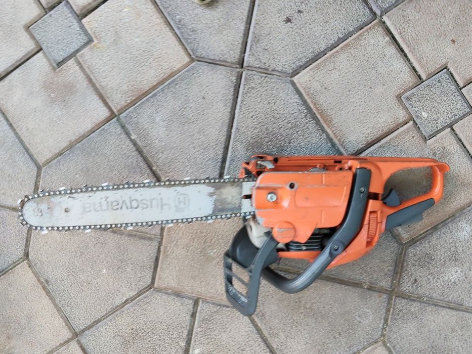 Drujba Husqvarna 135 in  stare excelenta