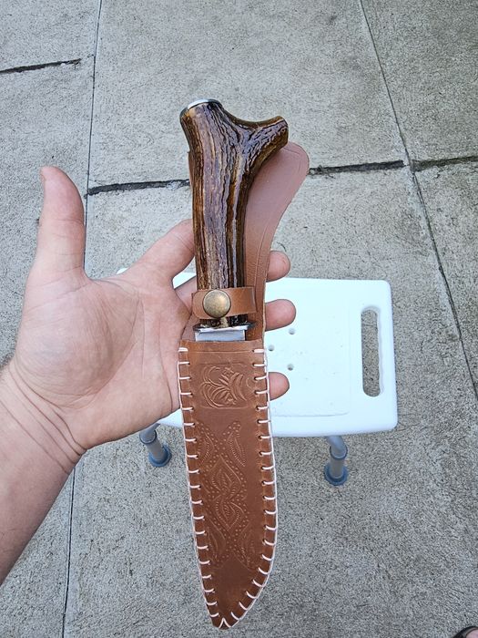 De vânzare cutit vânătoare